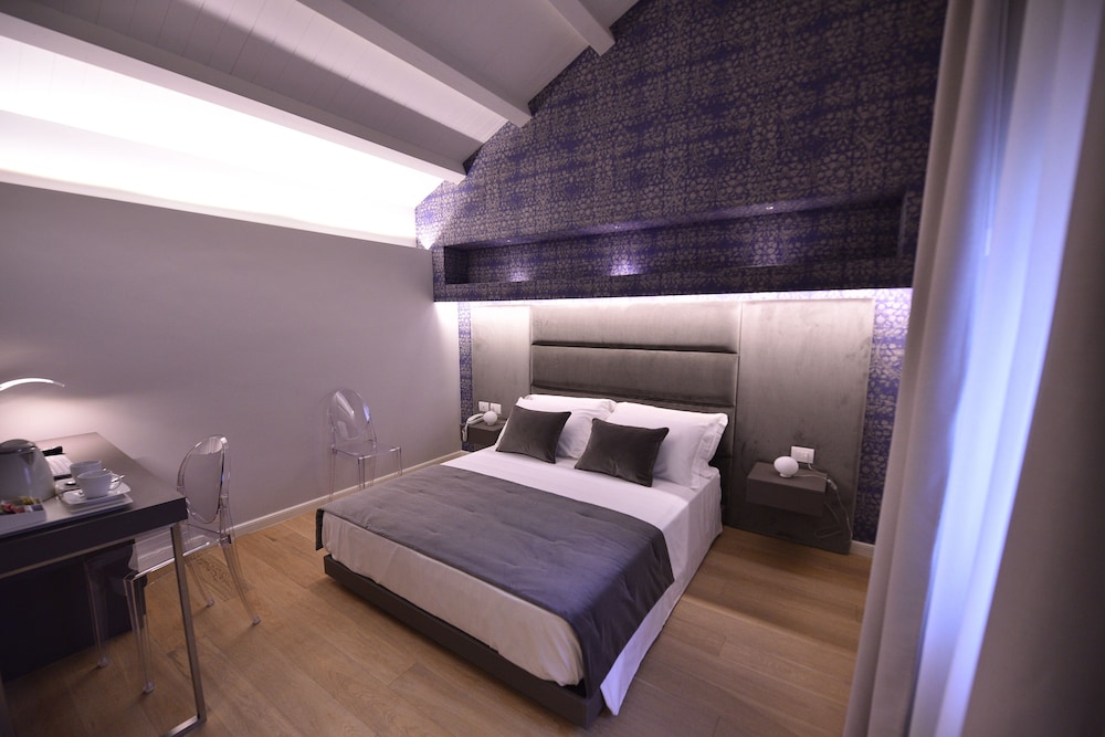 Palazzo Marletta Luxury House Hotel — Hotel rooms in Catania, Sicily
