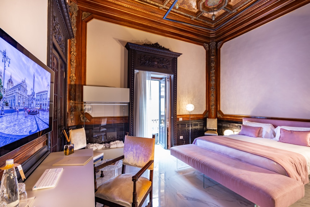 Palazzo Marletta Luxury House Hotel — Hotel rooms in Catania, Sicily