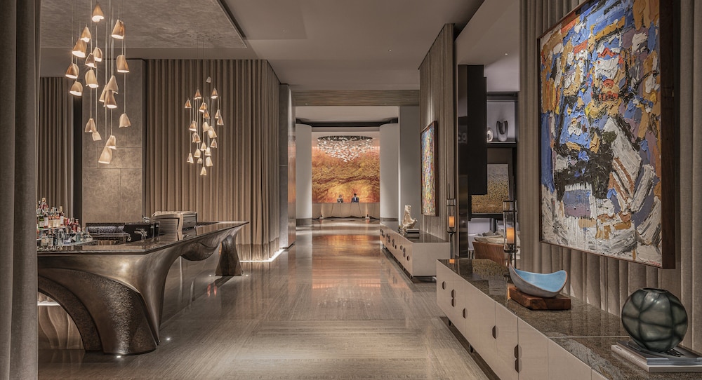 Four Seasons Hotel Bangkok at Chao Phraya River — Hotel building in Bangkok, Bangkok