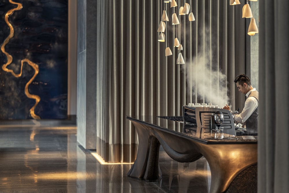 Four Seasons Hotel Bangkok at Chao Phraya River — Restaurant & bars in Bangkok, Bangkok