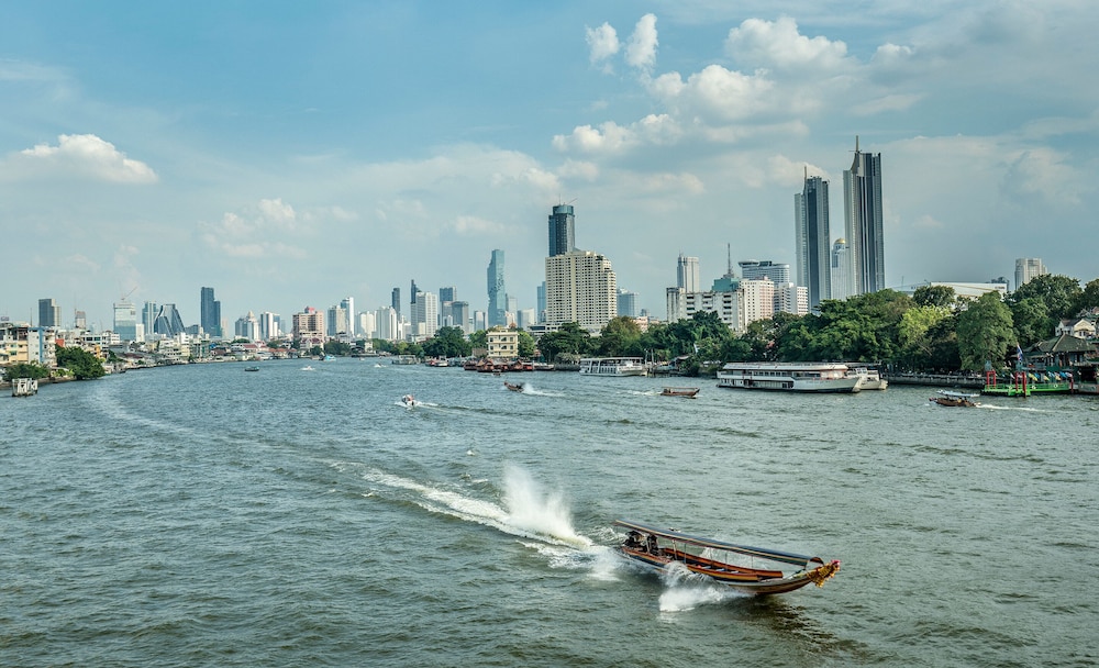 Four Seasons Hotel Bangkok at Chao Phraya River — Attractions in the area in Bangkok, Bangkok