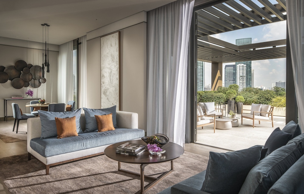 Four Seasons Hotel Bangkok at Chao Phraya River — Hotel rooms in Bangkok, Bangkok
