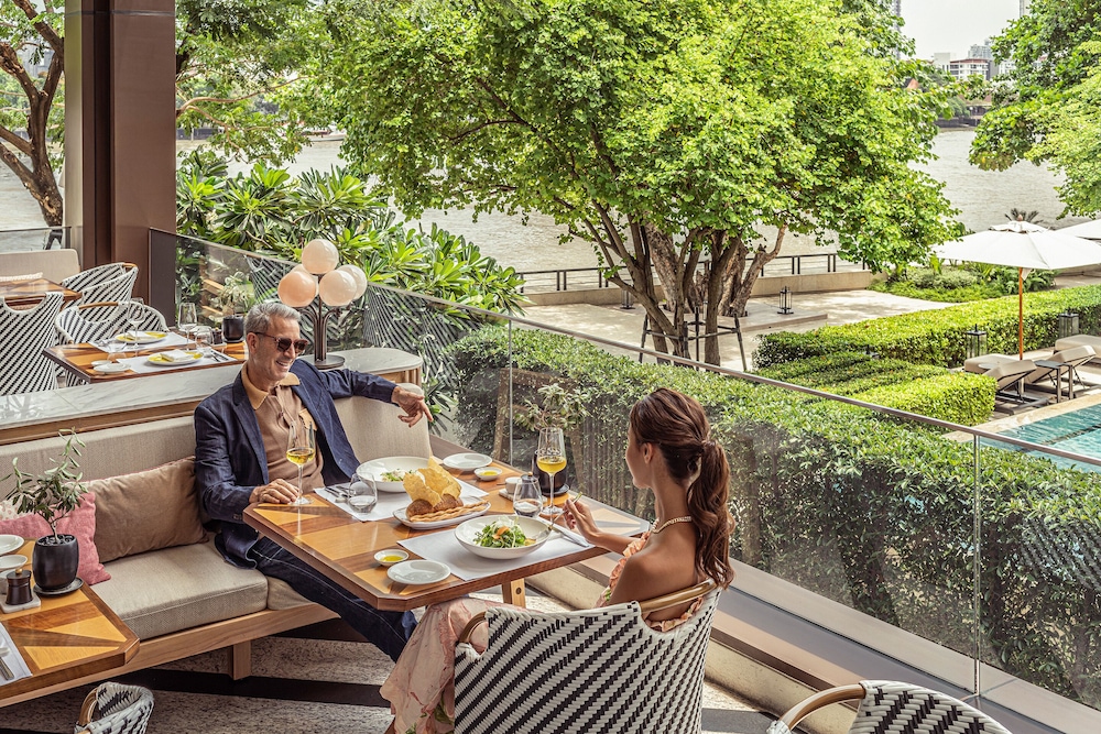 Four Seasons Hotel Bangkok at Chao Phraya River — Restaurant & bars in Bangkok, Bangkok