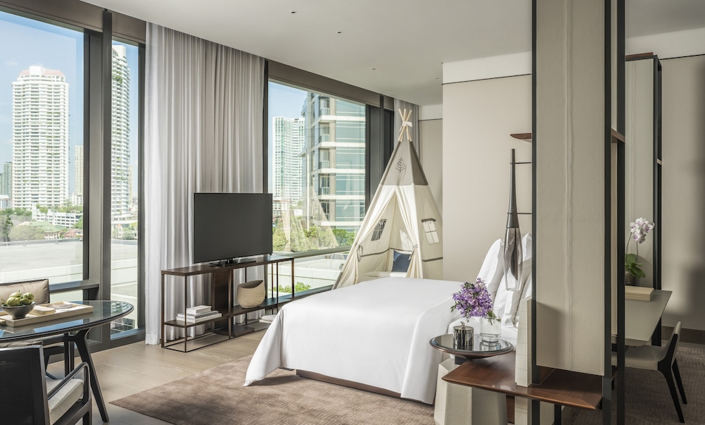 Four Seasons Hotel Bangkok at Chao Phraya River — Hotel rooms in Bangkok, Bangkok