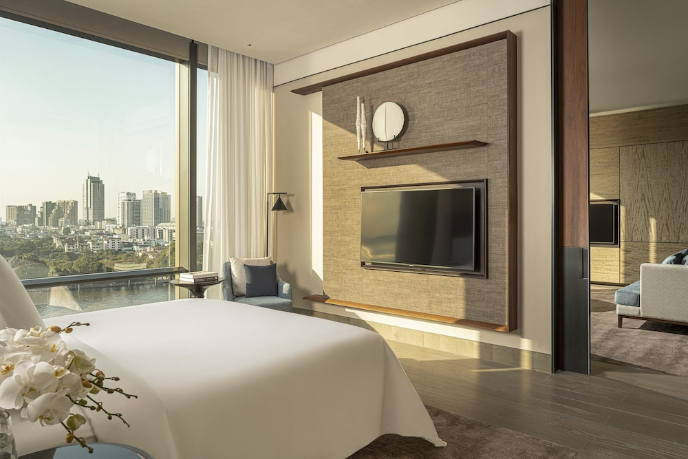 Four Seasons Hotel Bangkok at Chao Phraya River — Hotel rooms in Bangkok, Bangkok