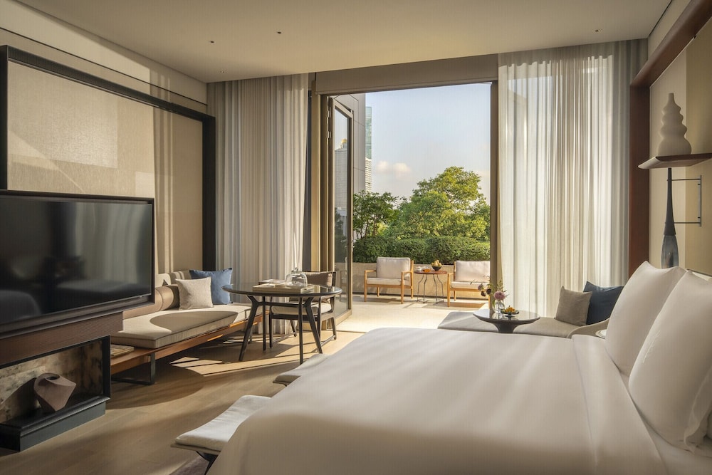Four Seasons Hotel Bangkok at Chao Phraya River — Hotel rooms in Bangkok, Bangkok