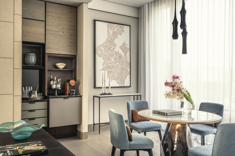 Four Seasons Hotel Bangkok at Chao Phraya River — Hotel rooms in Bangkok, Bangkok