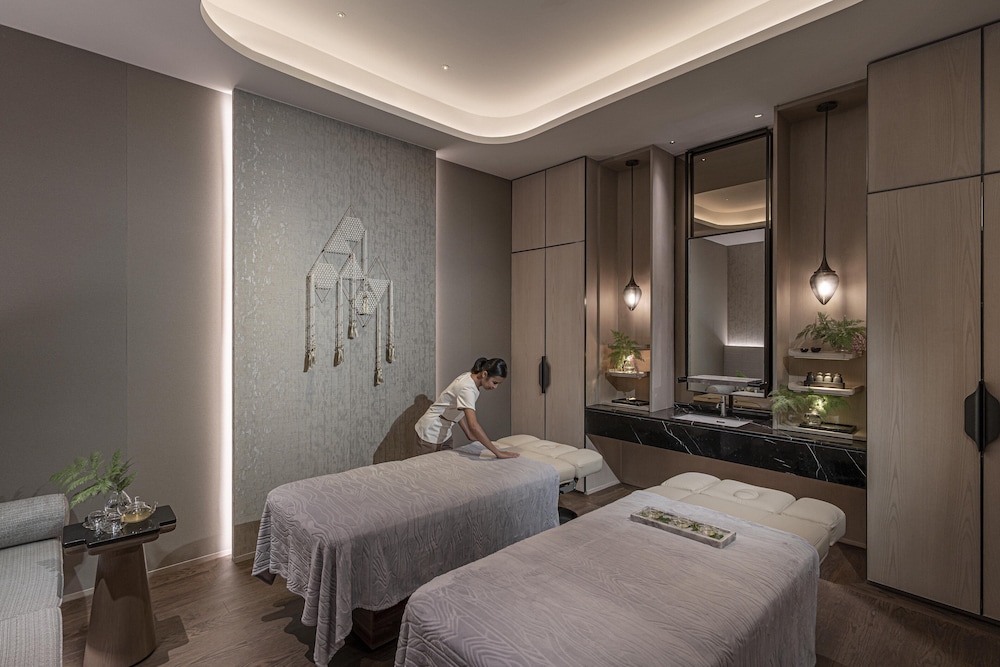 Four Seasons Hotel Bangkok at Chao Phraya River — Spa in Bangkok, Bangkok