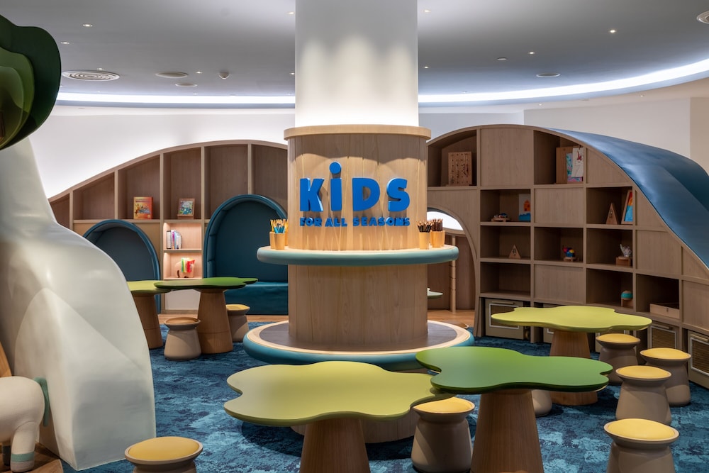 Four Seasons Hotel Bangkok at Chao Phraya River — Attractions for children in Bangkok, Bangkok