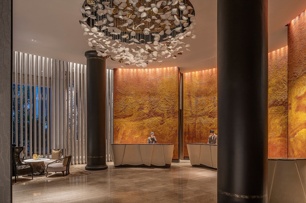 Four Seasons Hotel Bangkok at Chao Phraya River — Hotel building in Bangkok, Bangkok
