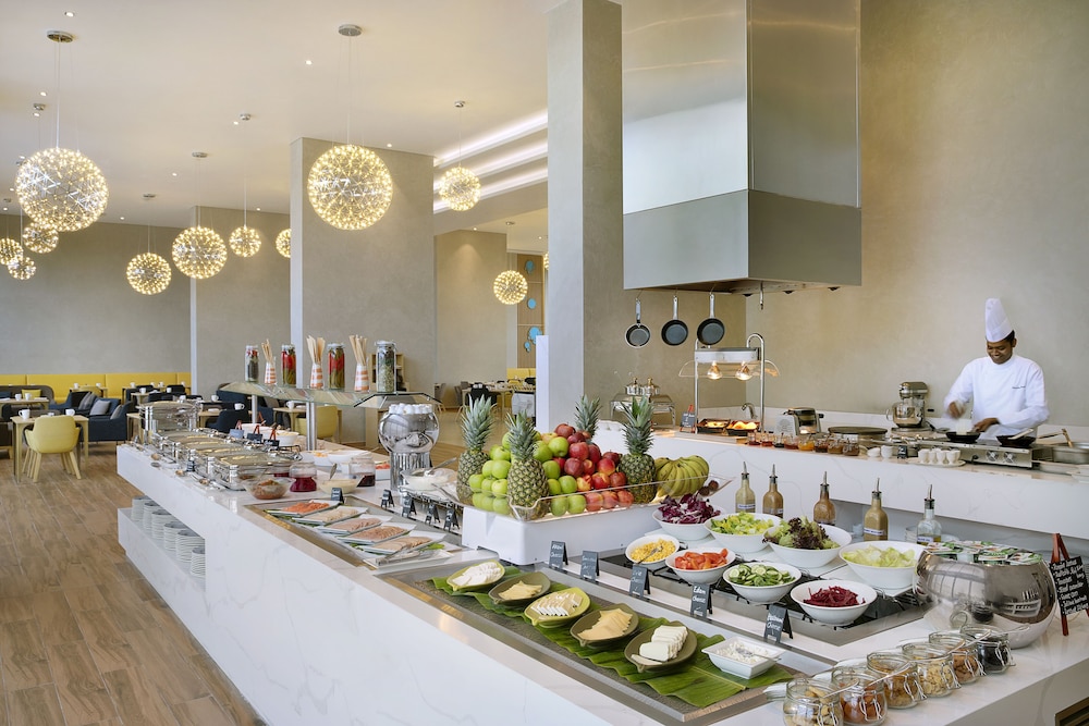 Avani Ibn Battuta Dubai Hotel — Restaurant & bars in Dubai