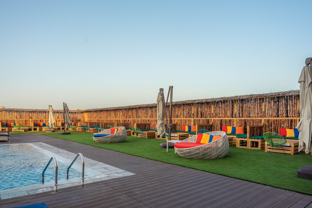 Avani Ibn Battuta Dubai Hotel — Swimming pool in Dubai