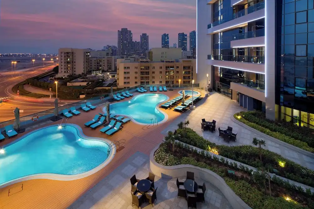 Millennium Place Barsha Heights Hotel — Swimming pool in Dubai