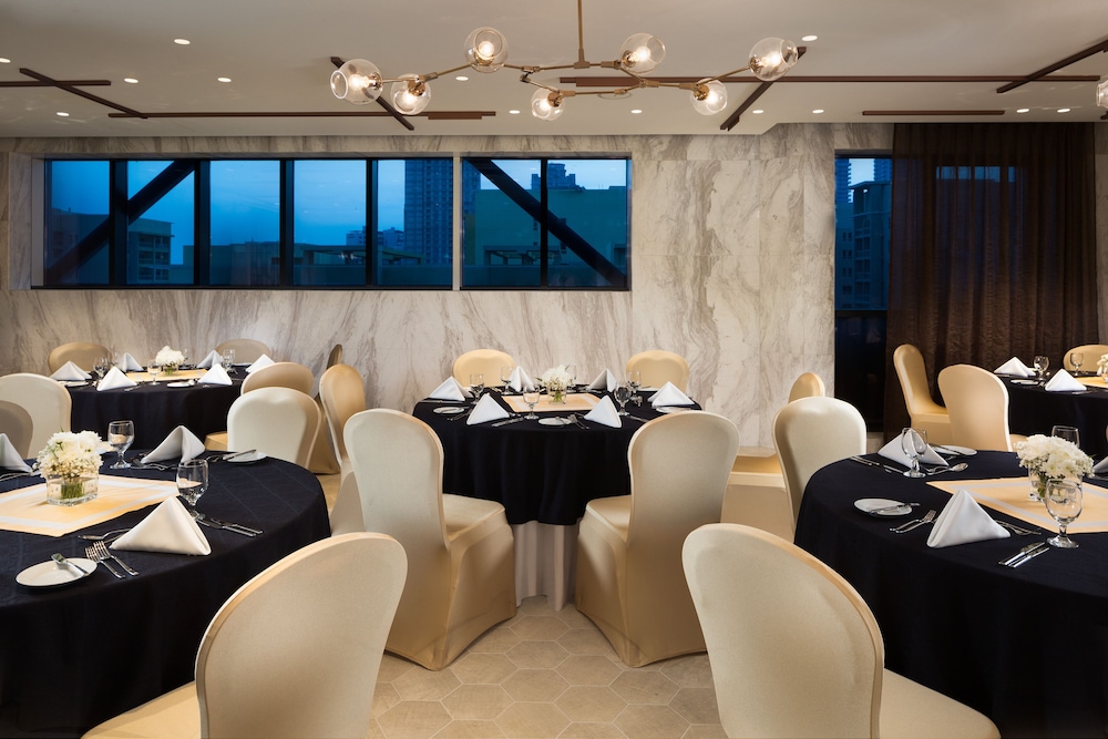Millennium Place Barsha Heights Hotel — Restaurant & bars in Dubai
