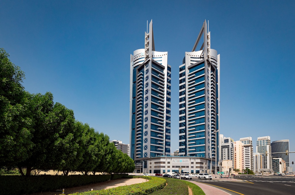 Millennium Place Barsha Heights Hotel — Hotel building in Dubai