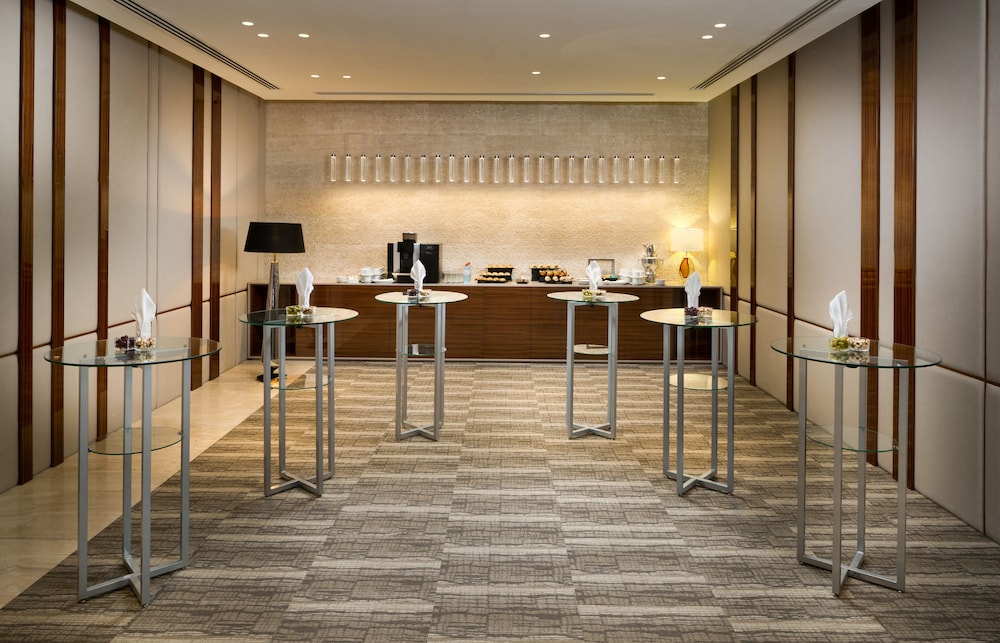 Millennium Place Barsha Heights Hotel — Restaurant & bars in Dubai