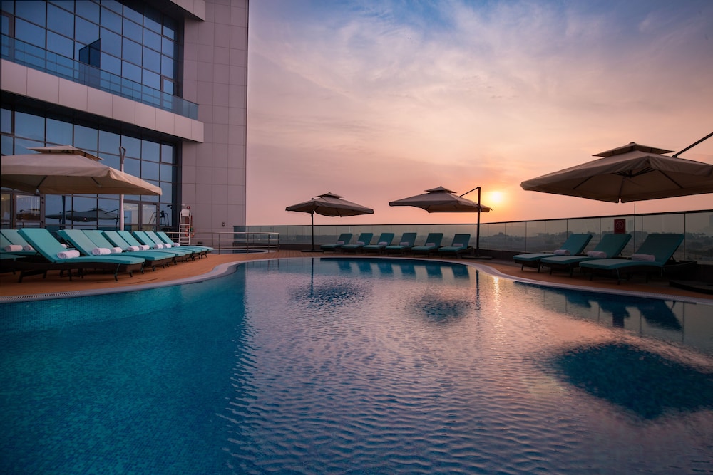 Millennium Place Barsha Heights Hotel — Main photo in Dubai
