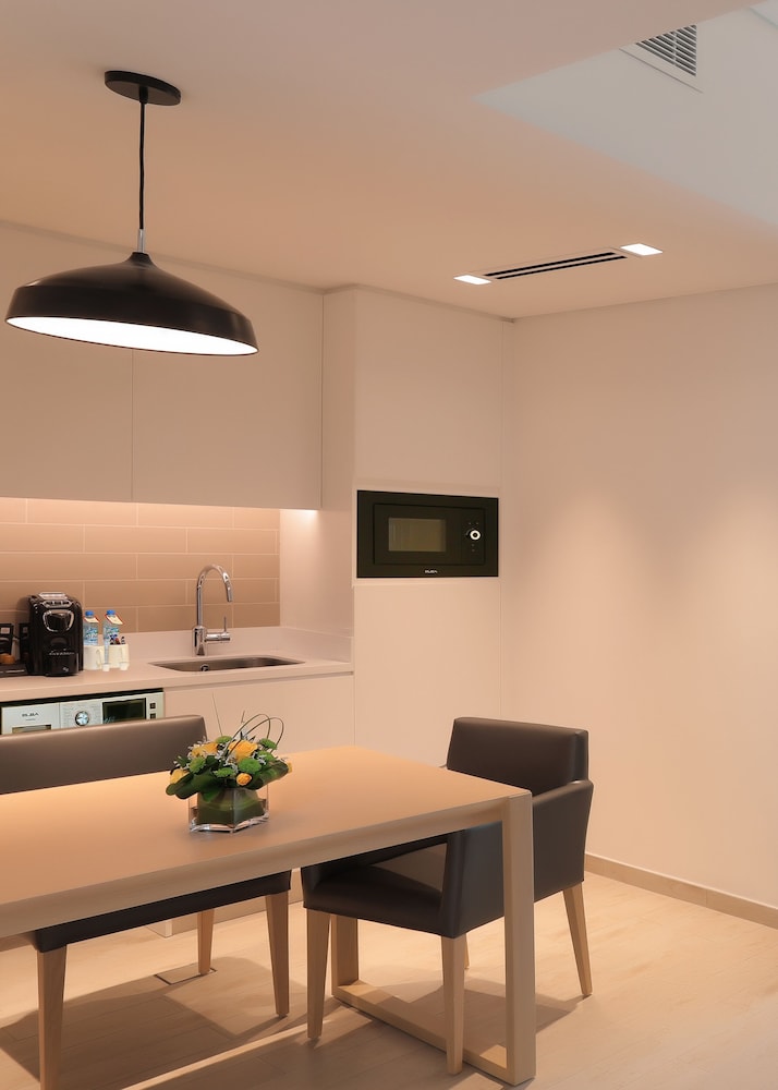 Millennium Executive Apartments Mont Rose — Hotel rooms in Dubai