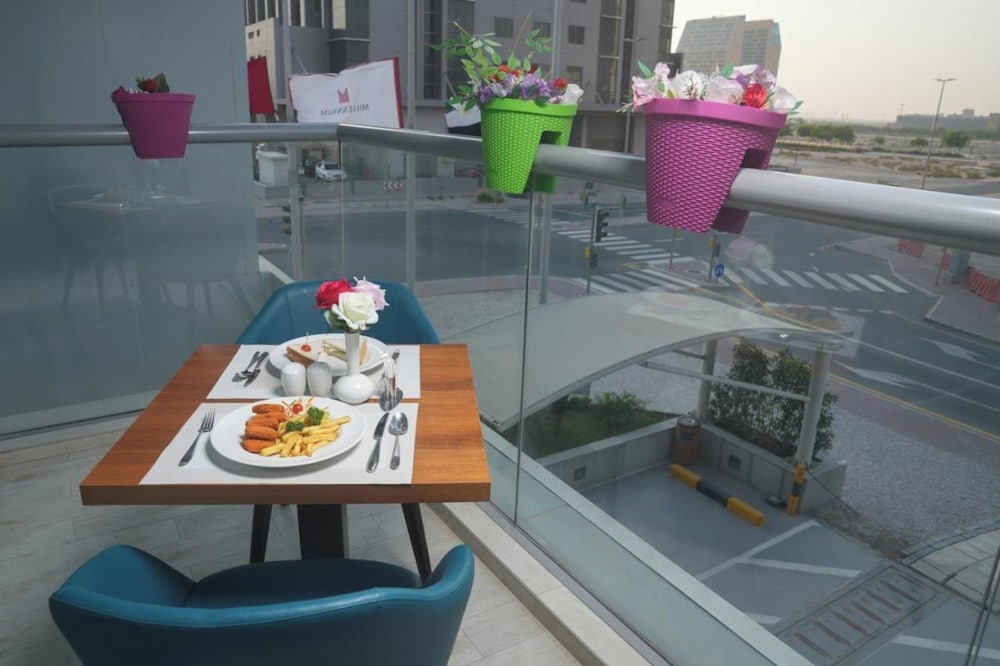 Millennium Executive Apartments Mont Rose — Restaurant & bars in Dubai