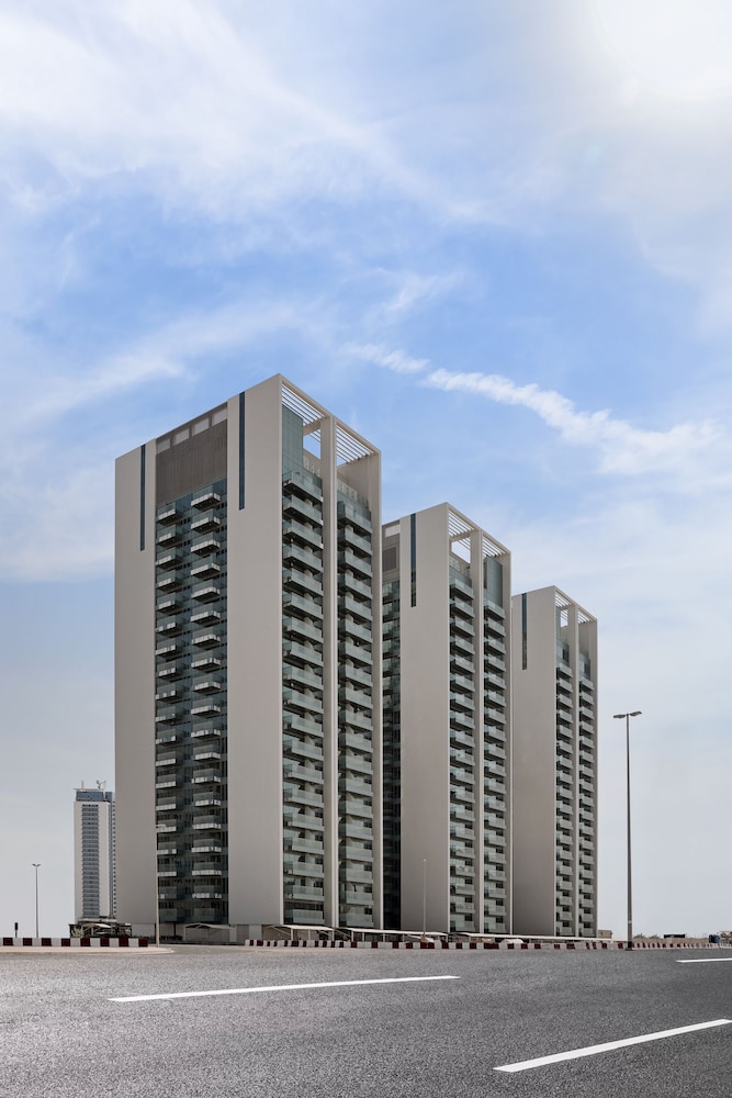 Millennium Executive Apartments Mont Rose — Hotel building in Dubai