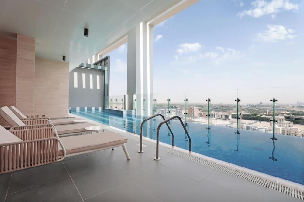 Millennium Executive Apartments Mont Rose — Swimming pool in Dubai