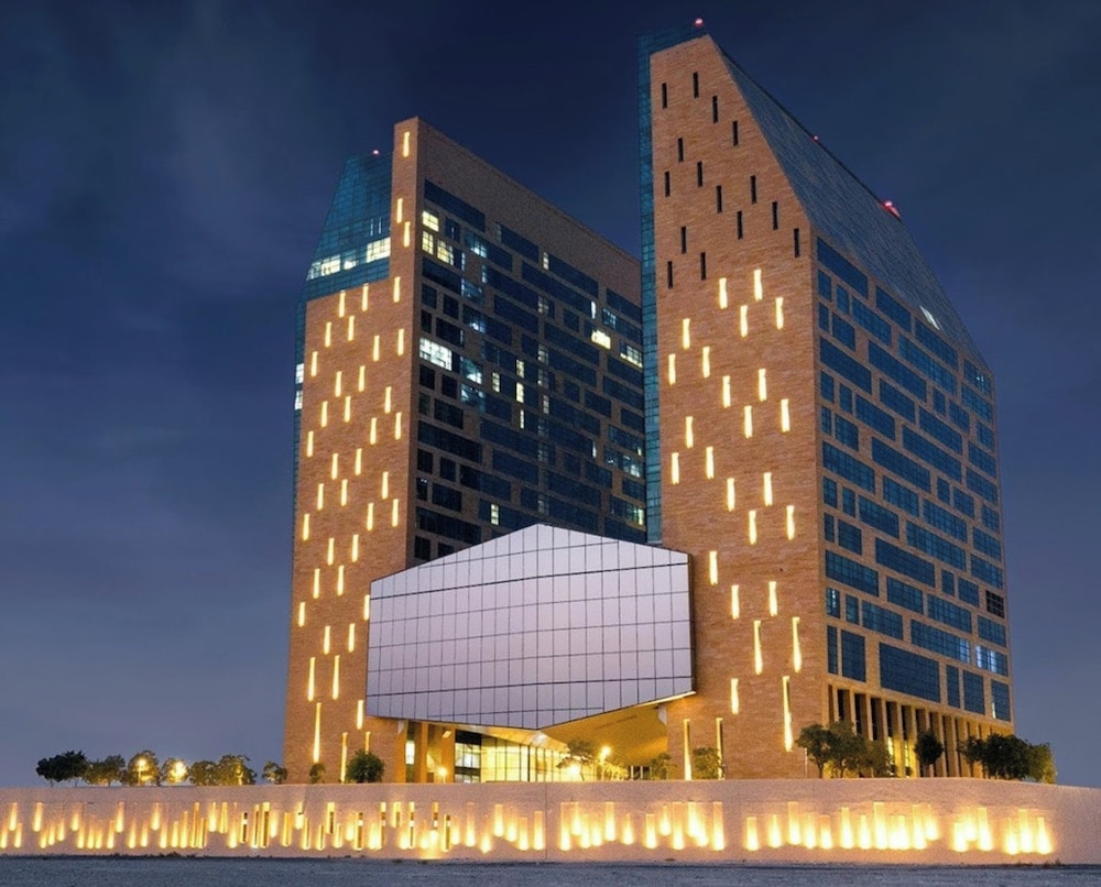 Millennium Executive Apartments Mont Rose — Hotel building in Dubai