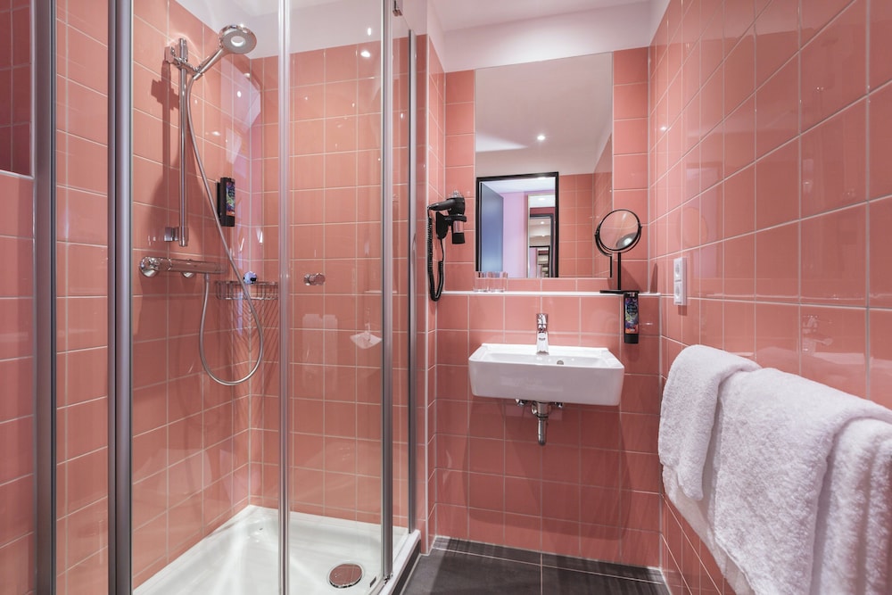 Holiday Inn - the niu, Loco Munich North by IHG — Hotel rooms in Munich, Bavaria