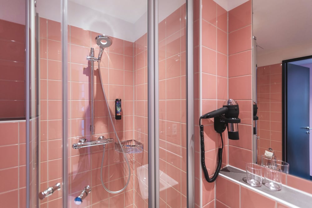 Holiday Inn - the niu, Loco Munich North by IHG — Hotel rooms in Munich, Bavaria