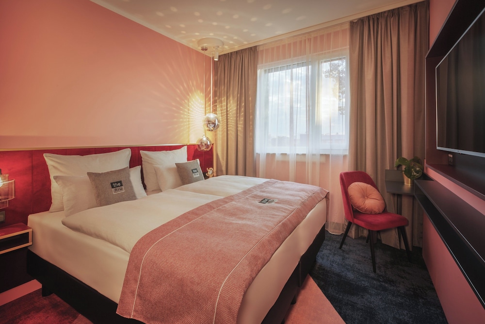 Holiday Inn - the niu, Loco Munich North by IHG — Hotel rooms in Munich, Bavaria