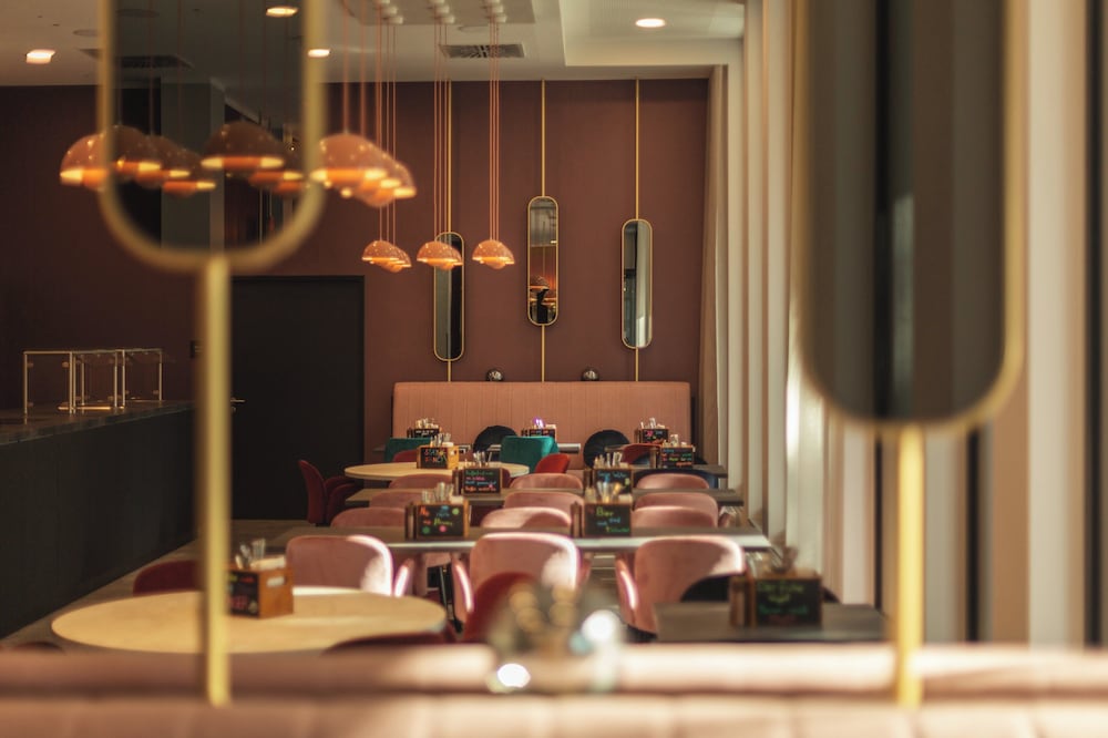 Holiday Inn - the niu, Loco Munich North by IHG — Restaurant & bars in Munich, Bavaria