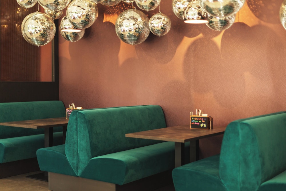 Holiday Inn - the niu, Loco Munich North by IHG — Restaurant & bars in Munich, Bavaria