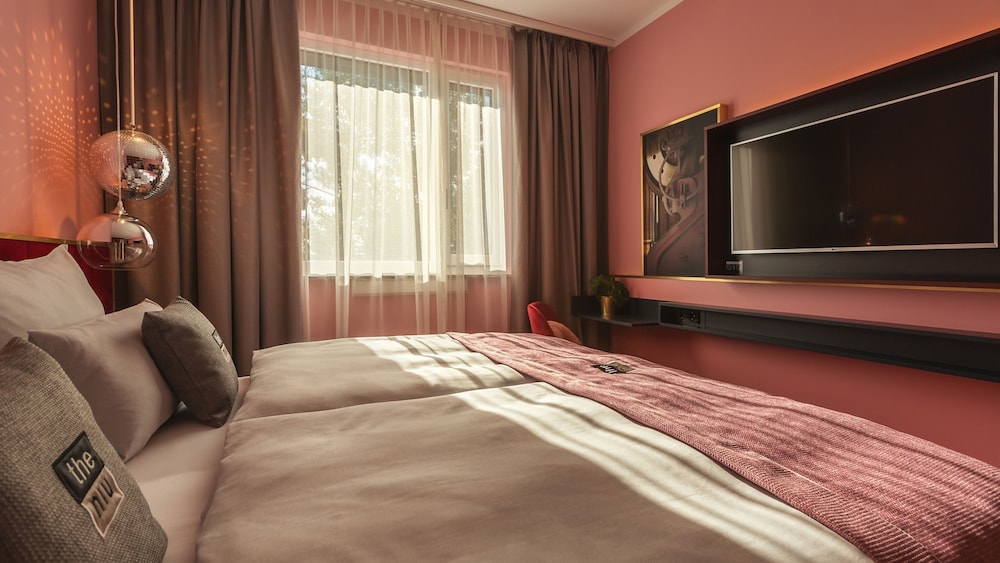 Holiday Inn - the niu, Loco Munich North by IHG — Hotel rooms in Munich, Bavaria