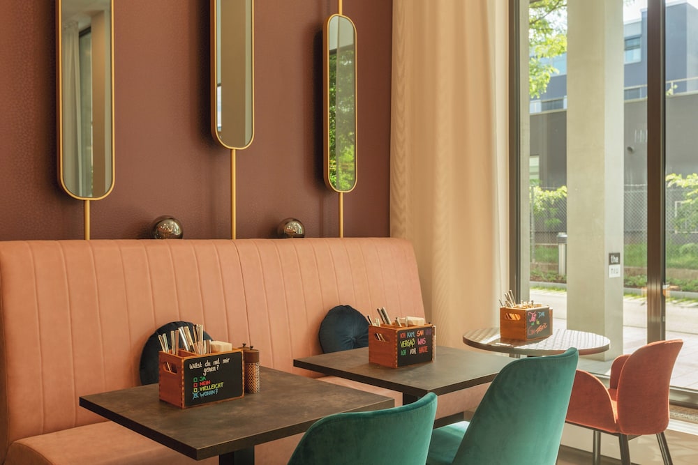 Holiday Inn - the niu, Loco Munich North by IHG — Restaurant & bars in Munich, Bavaria
