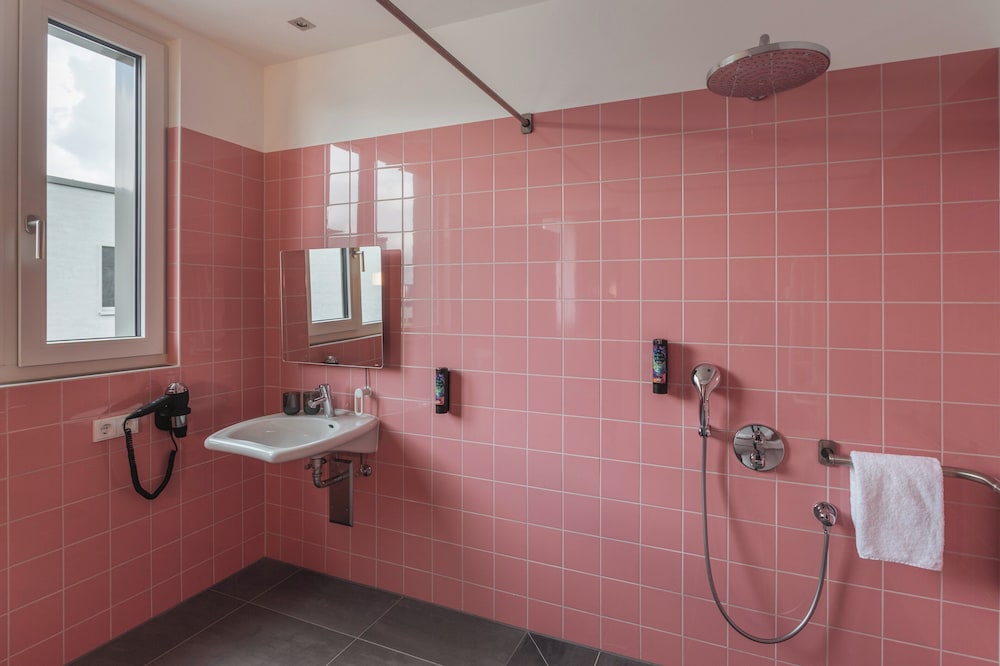 Holiday Inn - the niu, Loco Munich North by IHG — Hotel rooms in Munich, Bavaria