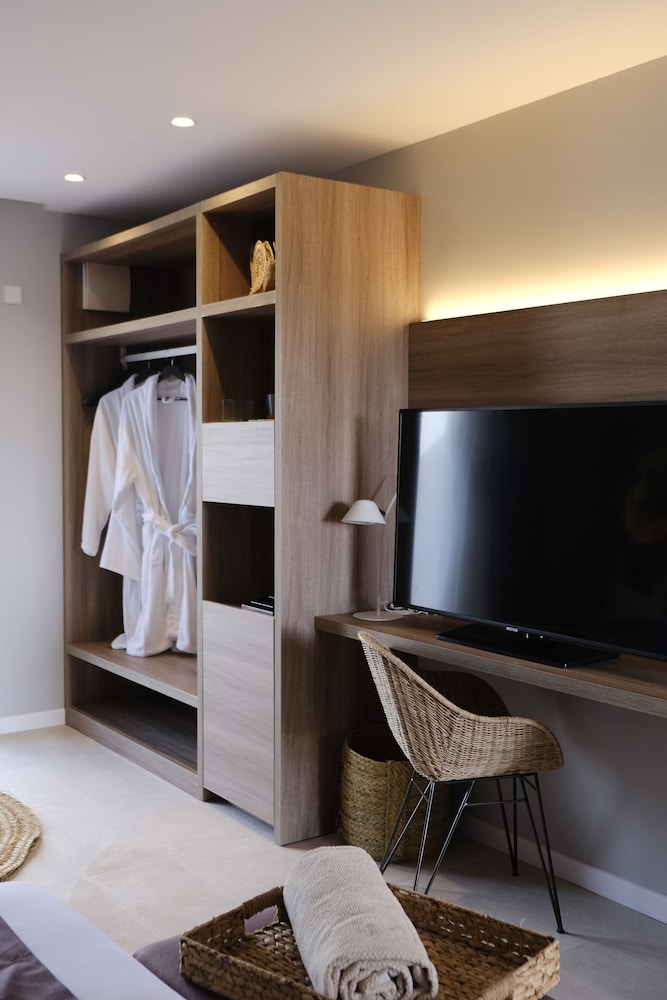 Eques Petit Resort — Hotel rooms in Cala d´Or, Balearic Islands