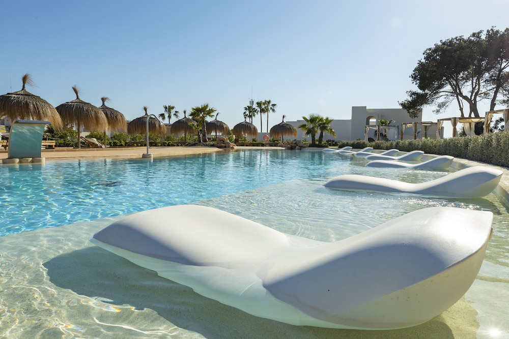 Eques Petit Resort — Main photo in Cala d´Or, Balearic Islands