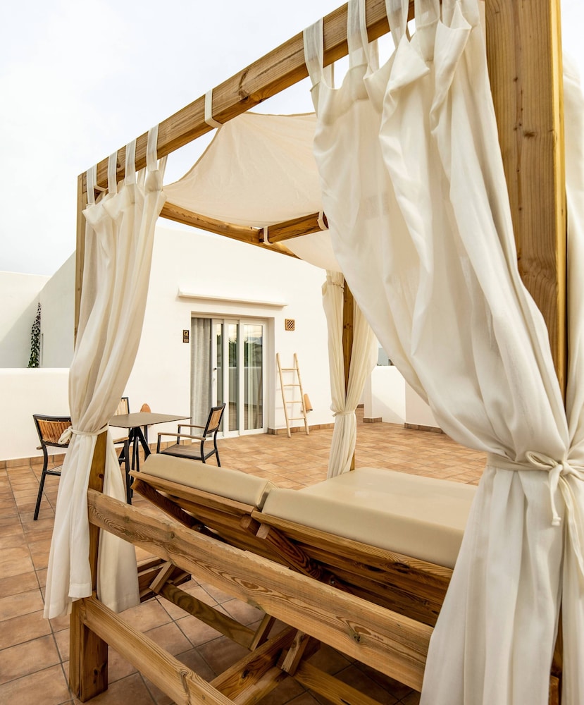 Eques Petit Resort — Hotel rooms in Cala d´Or, Balearic Islands