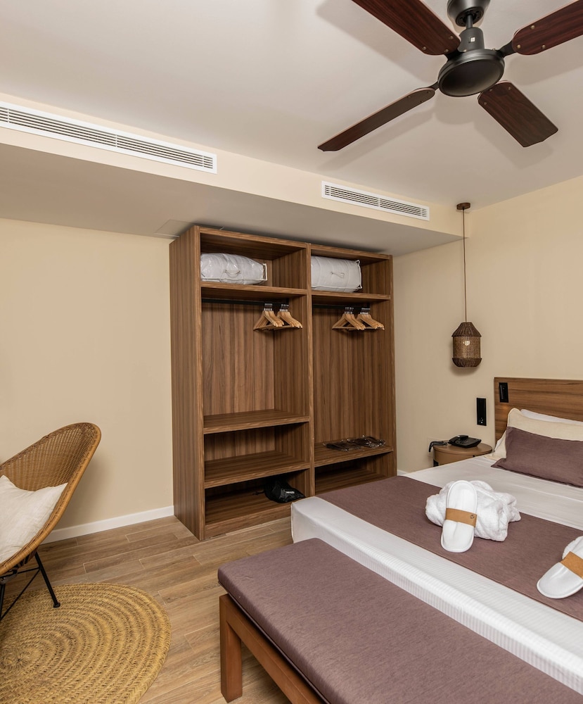 Eques Petit Resort — Hotel rooms in Cala d´Or, Balearic Islands