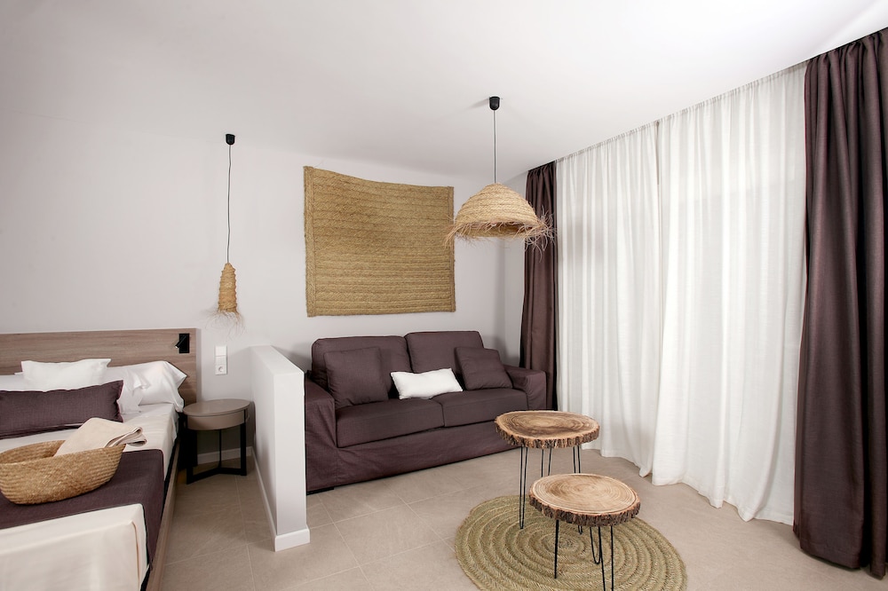 Eques Petit Resort — Hotel rooms in Cala d´Or, Balearic Islands