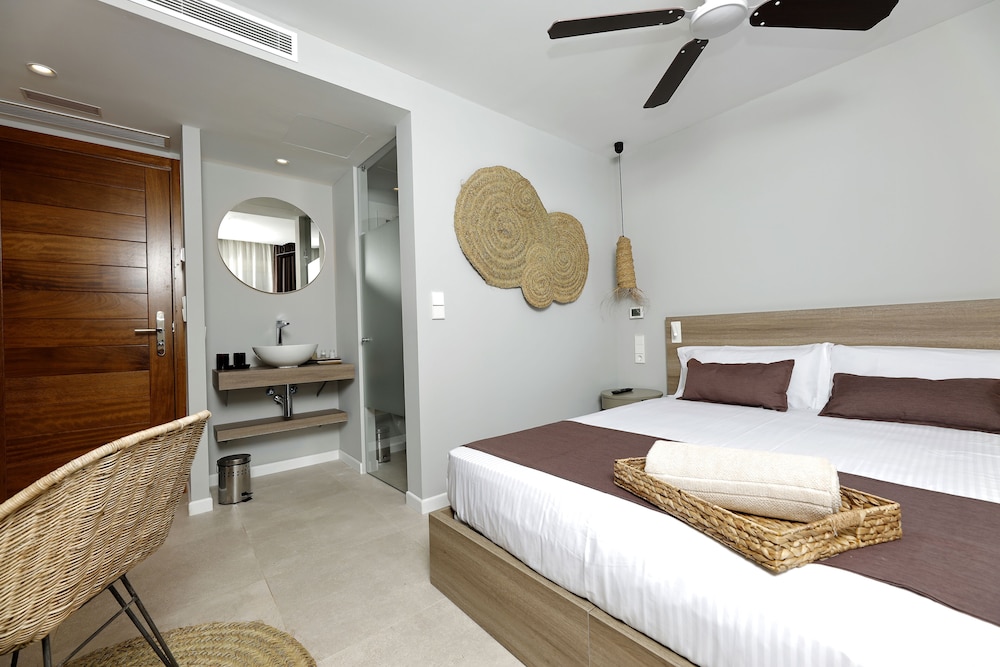 Eques Petit Resort — Hotel rooms in Cala d´Or, Balearic Islands