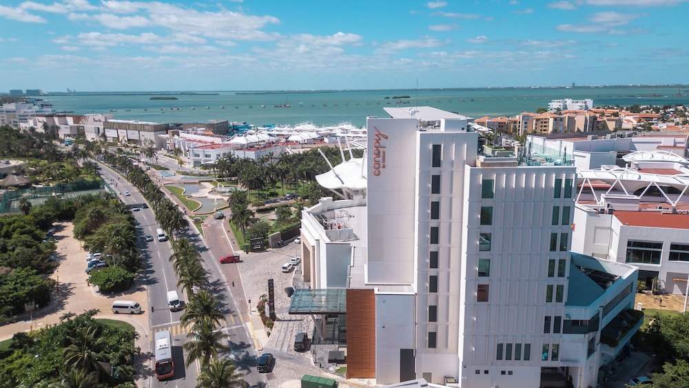 Canopy by Hilton Cancun La Isla — Hotel building in Cancun, Quintana Roo