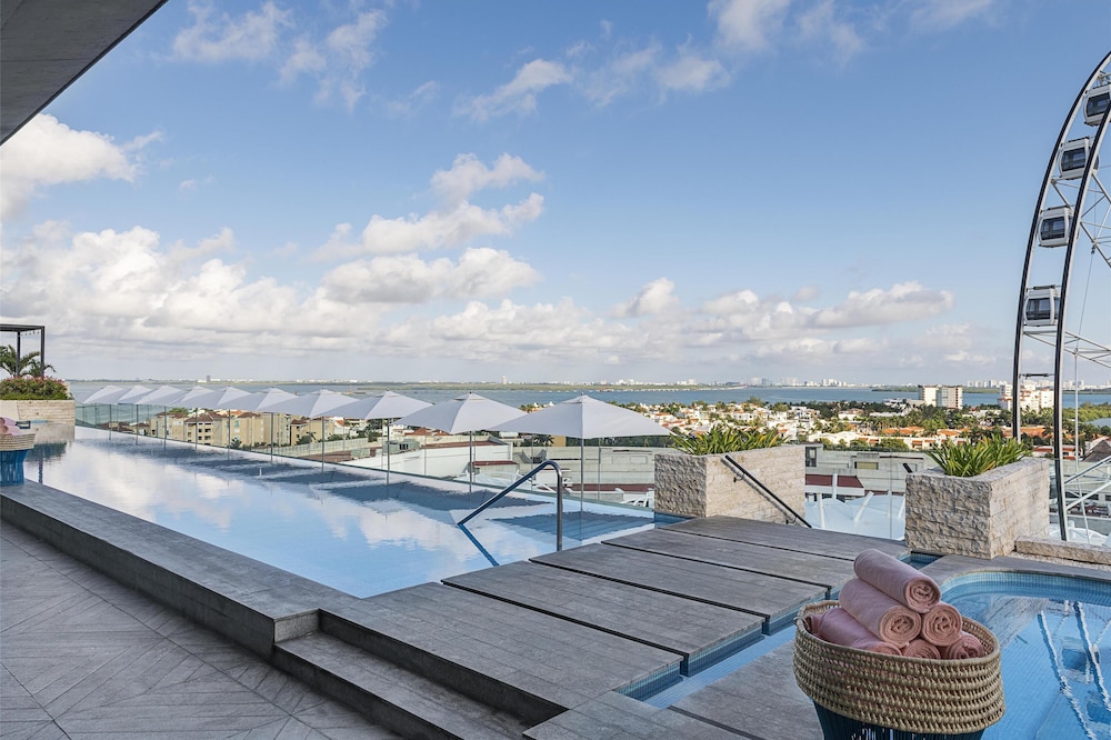 Canopy by Hilton Cancun La Isla — Swimming pool in Cancun, Quintana Roo