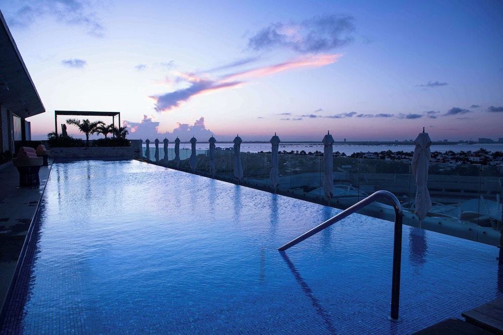 Canopy by Hilton Cancun La Isla — Swimming pool in Cancun, Quintana Roo