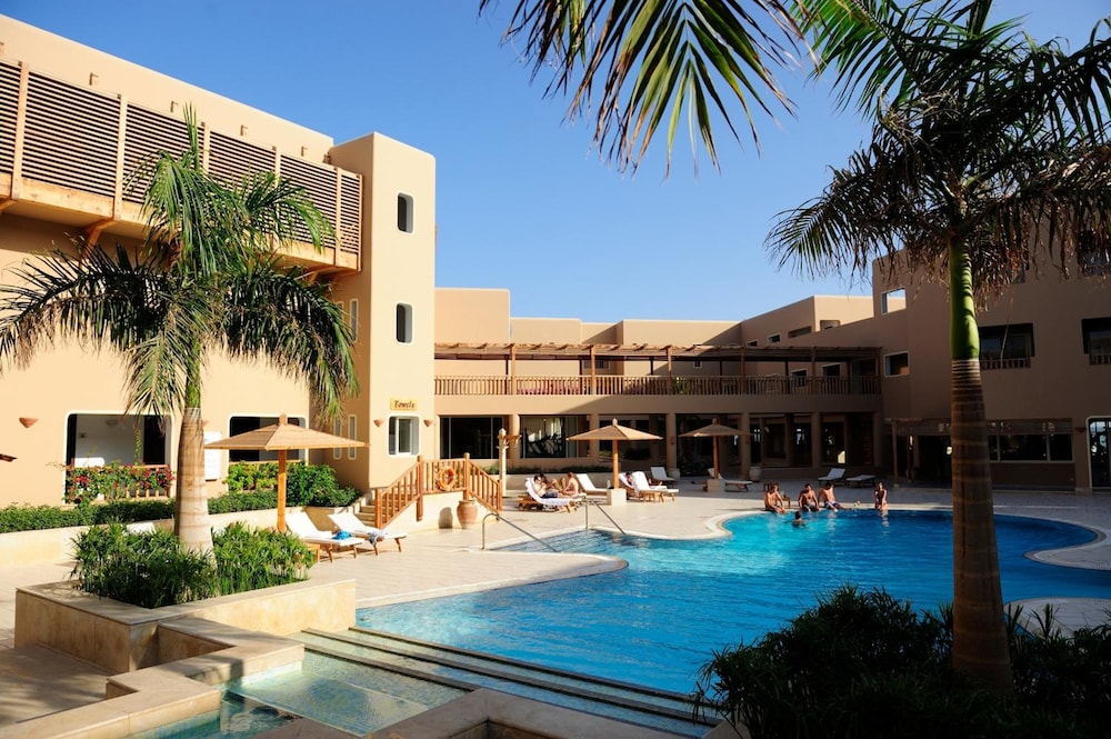 The Breakers Diving & Surfing Lodge — Swimming pool in Soma Bay, Red Sea