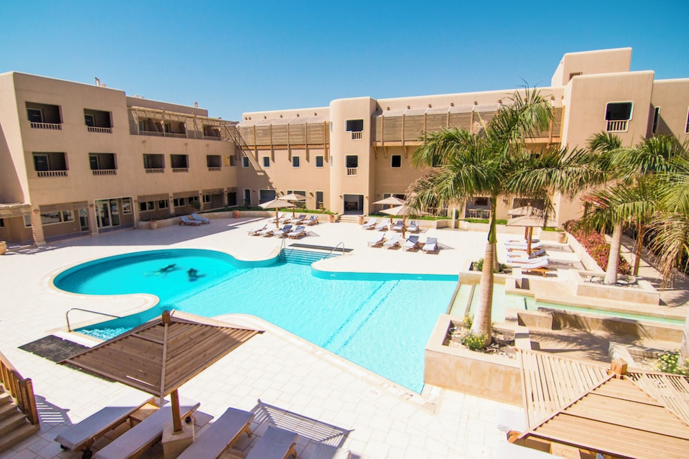 The Breakers Diving & Surfing Lodge — Swimming pool in Soma Bay, Red Sea