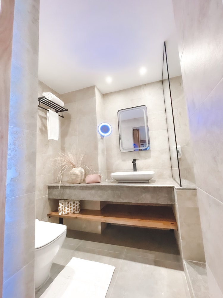 The Breakers Diving & Surfing Lodge — Hotel rooms in Soma Bay, Red Sea