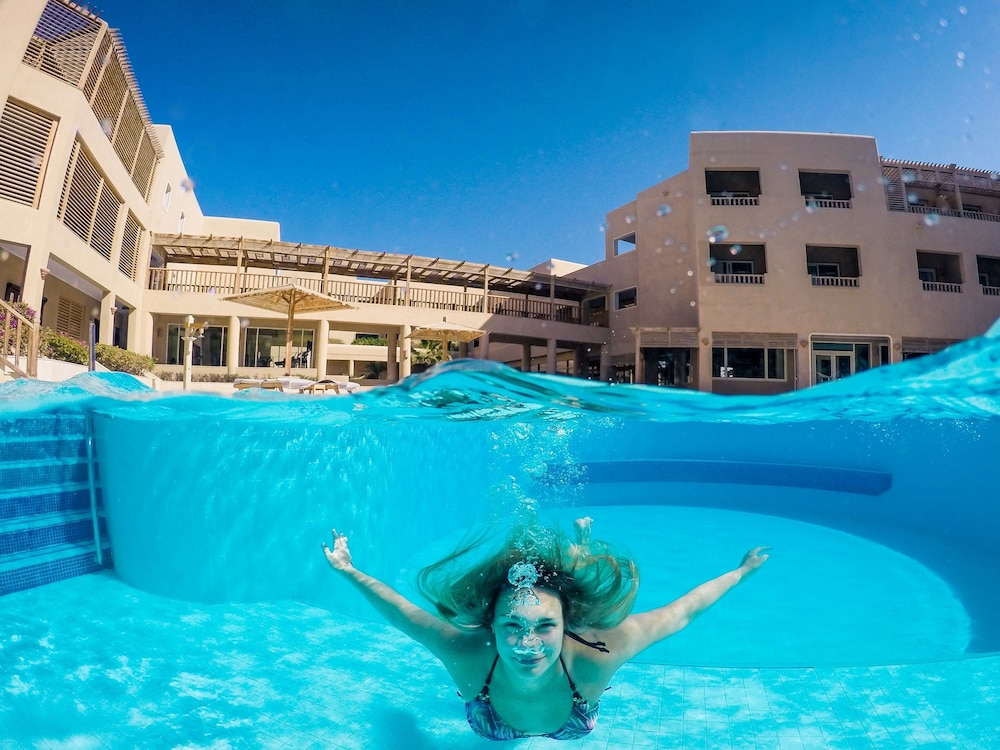 The Breakers Diving & Surfing Lodge — Swimming pool in Soma Bay, Red Sea