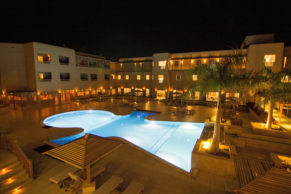 The Breakers Diving & Surfing Lodge — Swimming pool in Soma Bay, Red Sea