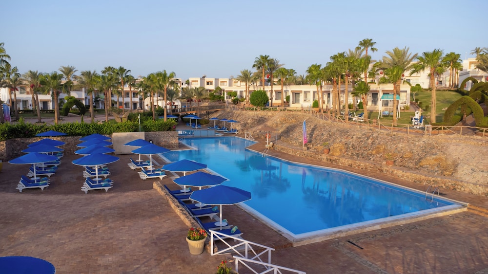 Club Reef Resort & Spa — Swimming pool in Sharm El Sheikh, Red Sea
