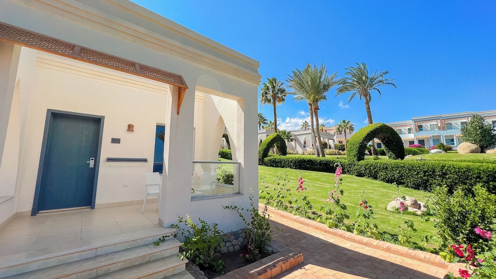 Club Reef Resort & Spa — Hotel building in Sharm El Sheikh, Red Sea